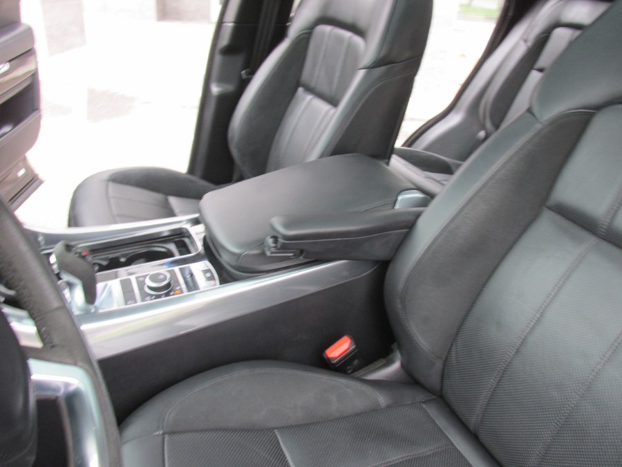 2022 Land Rover Range Rover Sport Turbo i6 MHEV HST photo