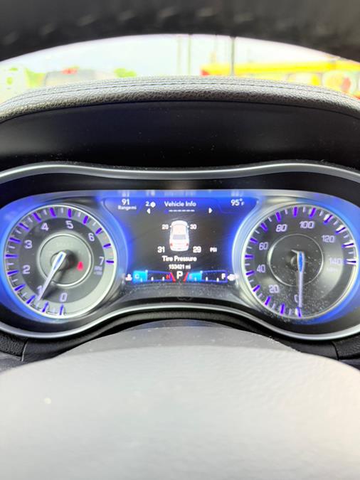 2016 Chrysler 300 4dr Sdn Limited RWD photo