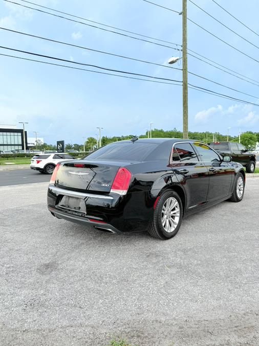 2016 Chrysler 300 4dr Sdn Limited RWD photo