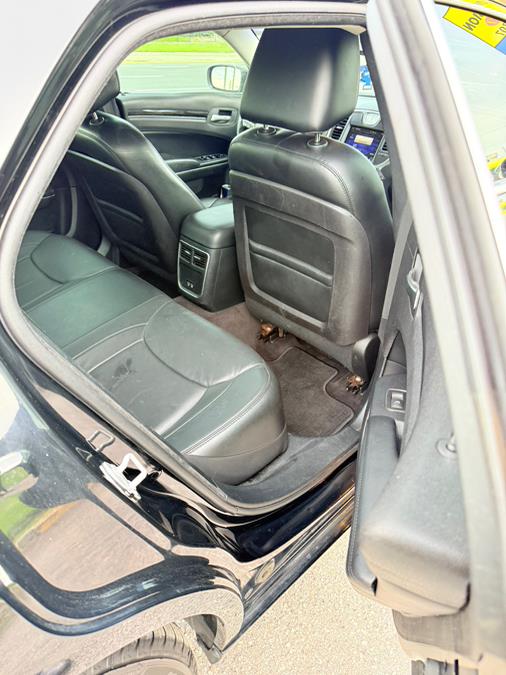 2016 Chrysler 300 4dr Sdn Limited RWD photo