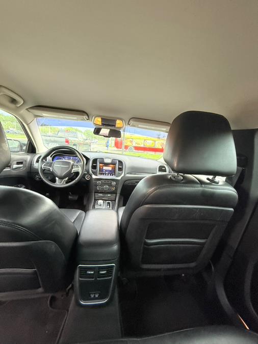 2016 Chrysler 300 4dr Sdn Limited RWD photo