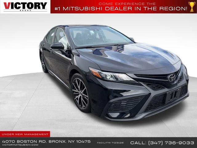 2022 Toyota Camry SE Nightshade photo