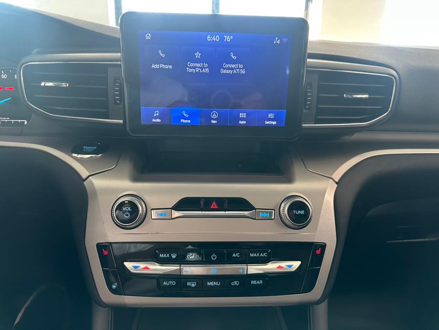 2022 Ford Explorer XLT 4WD photo