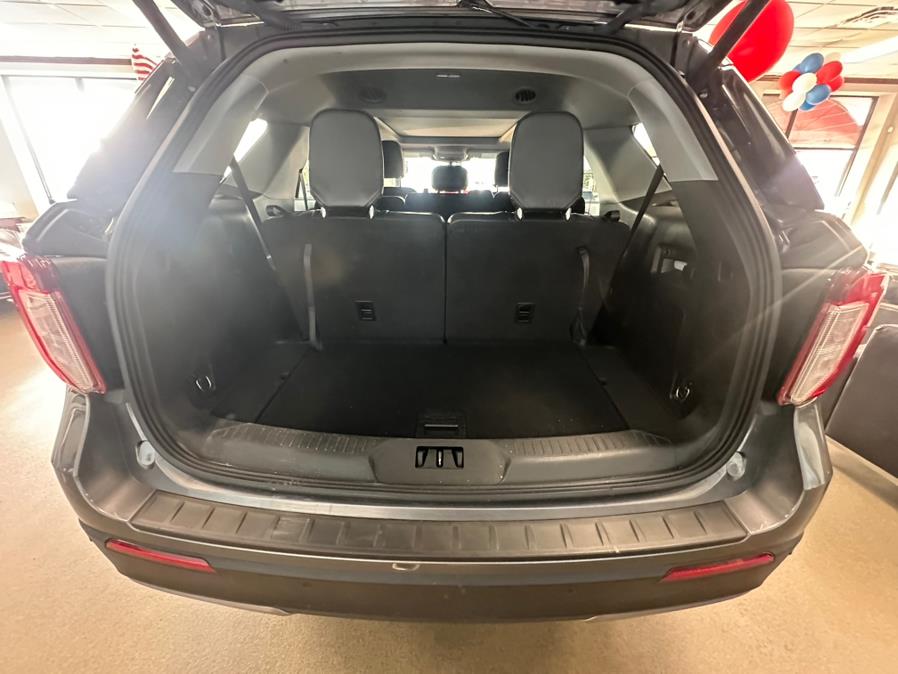 2022 Ford Explorer XLT 4WD photo