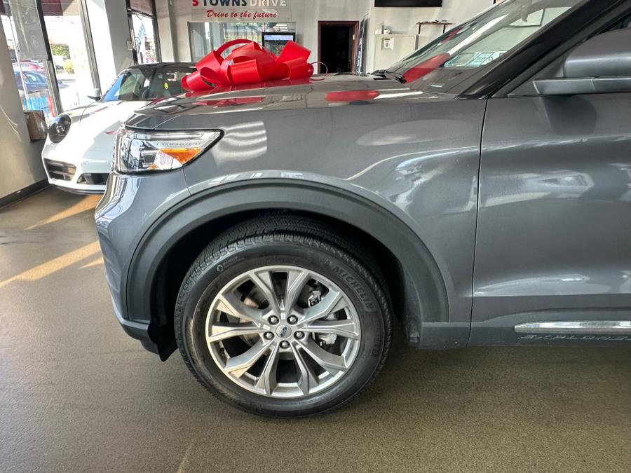 2022 Ford Explorer XLT 4WD photo