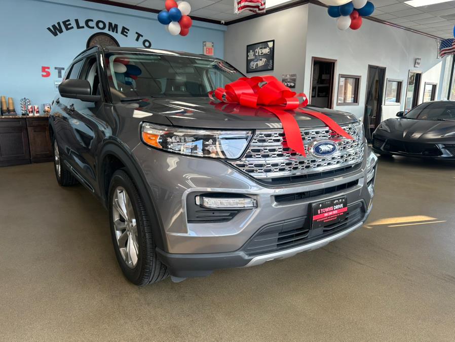 2022 Ford Explorer XLT 4WD photo