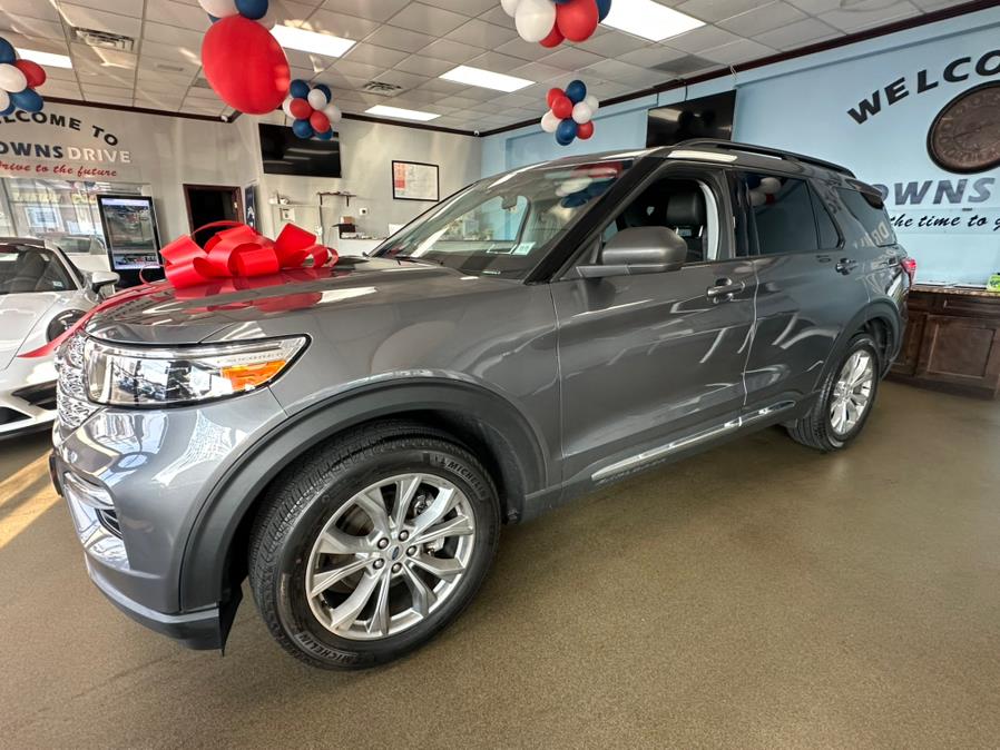 2022 Ford Explorer XLT 4WD photo