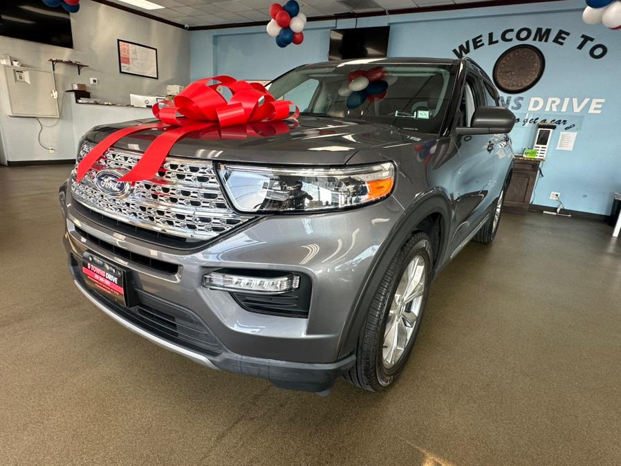 2022 Ford Explorer XLT 4WD photo