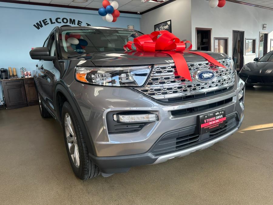 2022 Ford Explorer XLT 4WD photo