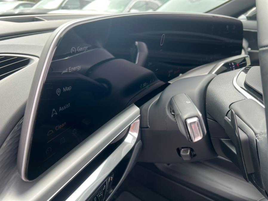 2024 Cadillac LYRIQ Luxury 450E RWD photo