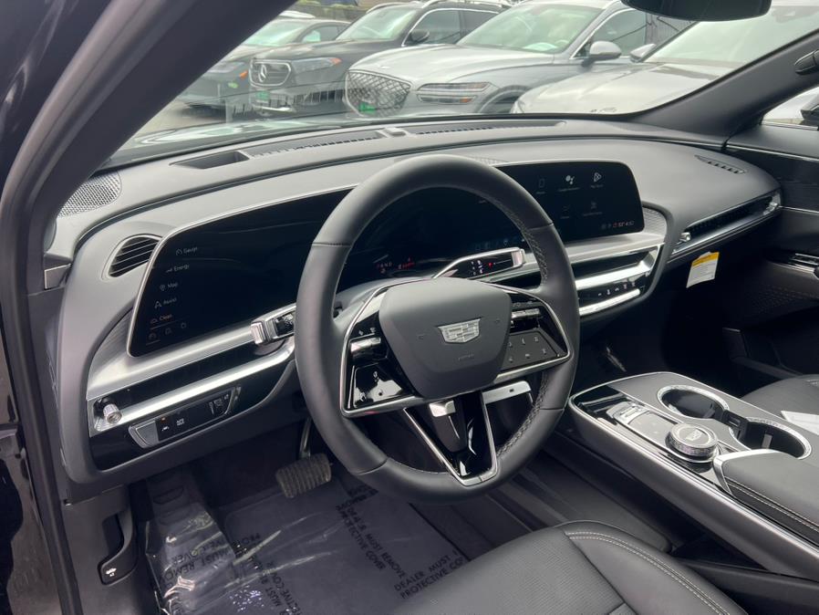 2024 Cadillac LYRIQ Luxury 450E RWD photo