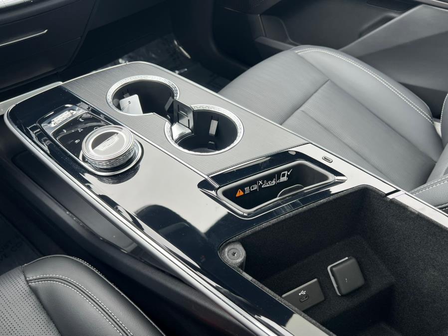 2024 Cadillac LYRIQ Luxury 450E RWD photo