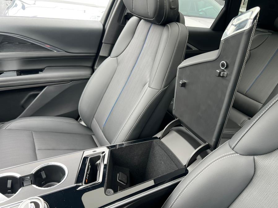 2024 Cadillac LYRIQ Luxury 450E RWD photo
