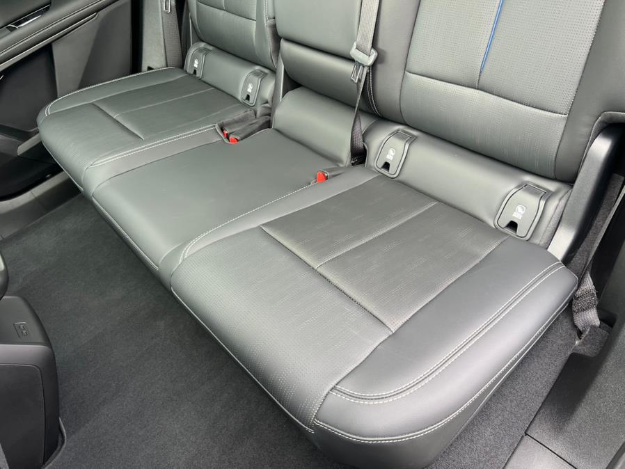 2024 Cadillac LYRIQ Luxury 450E RWD photo