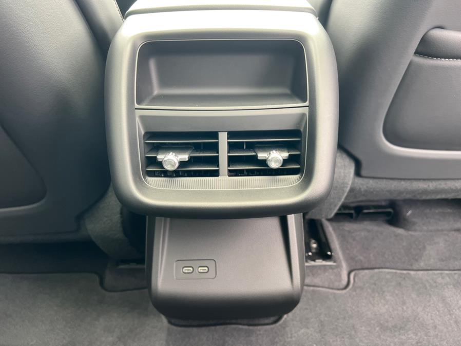 2024 Cadillac LYRIQ Luxury 450E RWD photo