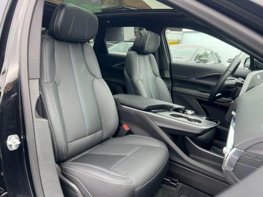 2024 Cadillac LYRIQ Luxury 450E RWD photo