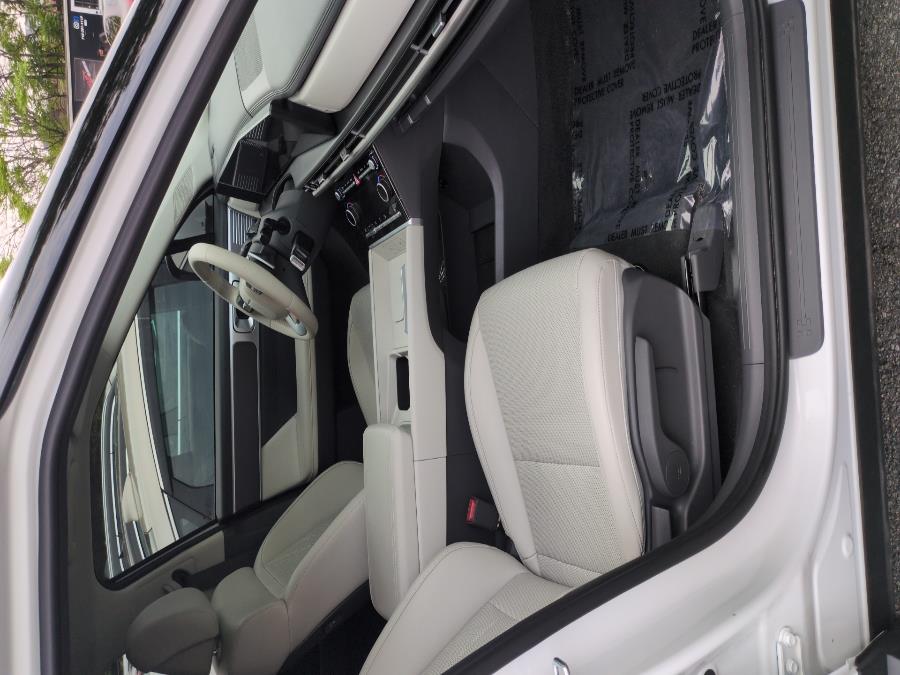 2021 Toyota Sienna XLE AWD 7-Passenger (Natl) photo