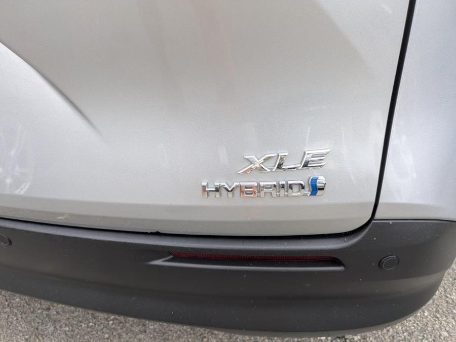 2021 Toyota Sienna XLE AWD 7-Passenger (Natl) photo