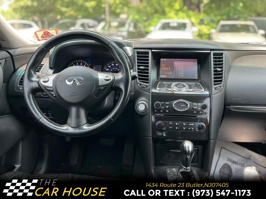2016 Infiniti QX70 RWD 4dr photo