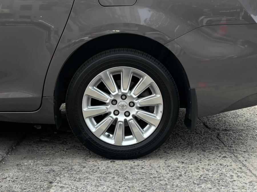 2015 Toyota Sienna 5dr 7-Pass Van XLE Premium AWD photo