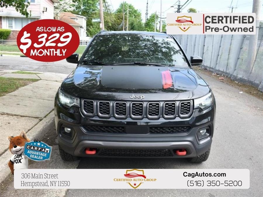 2024 Jeep Compass Latitude photo 3