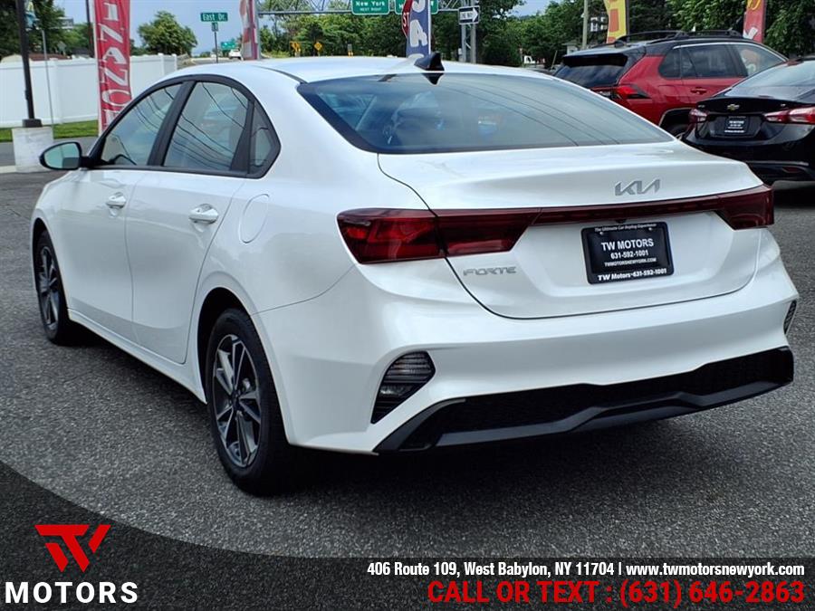 2023 Kia Forte LXS photo 10