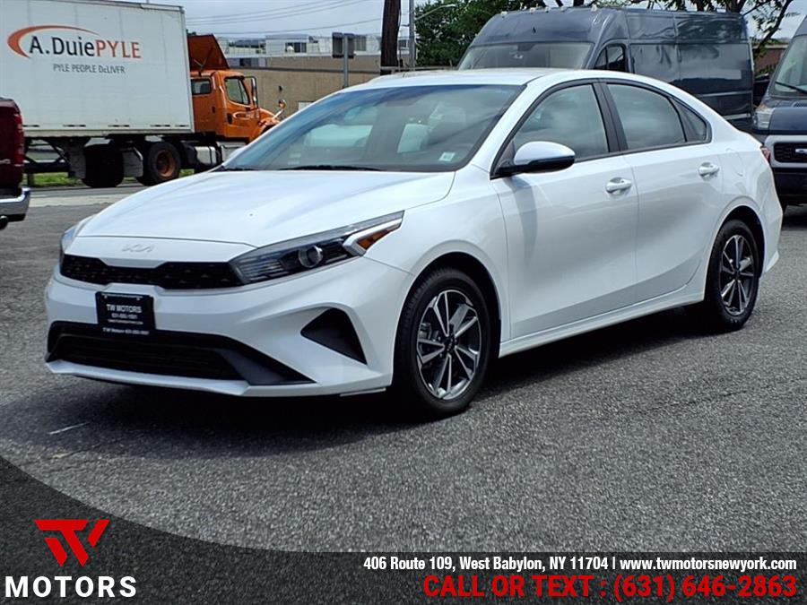 2023 Kia Forte LXS photo 5