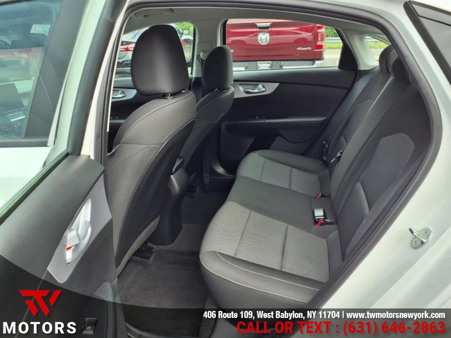 2023 Kia Forte LXS photo 13