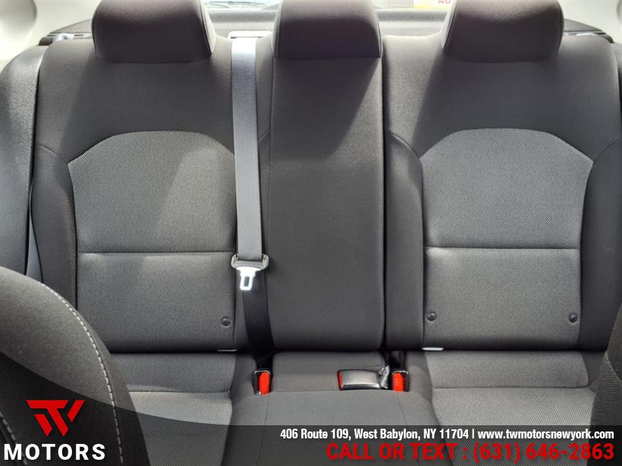 2023 Kia Forte LXS photo 22