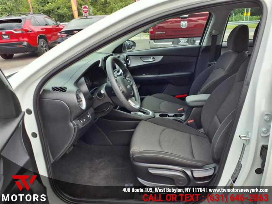 2023 Kia Forte LXS photo 16