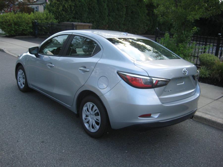 2019 Toyota Yaris photo 4