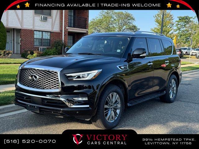 2023 Infiniti QX80 Luxe photo 2