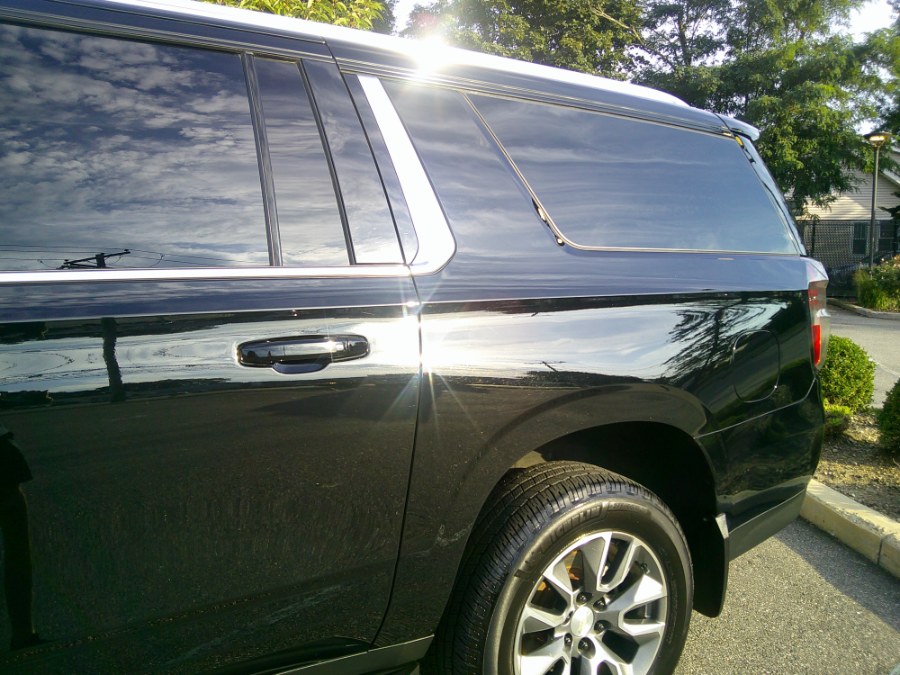 2021 Chevrolet Suburban LT photo 7