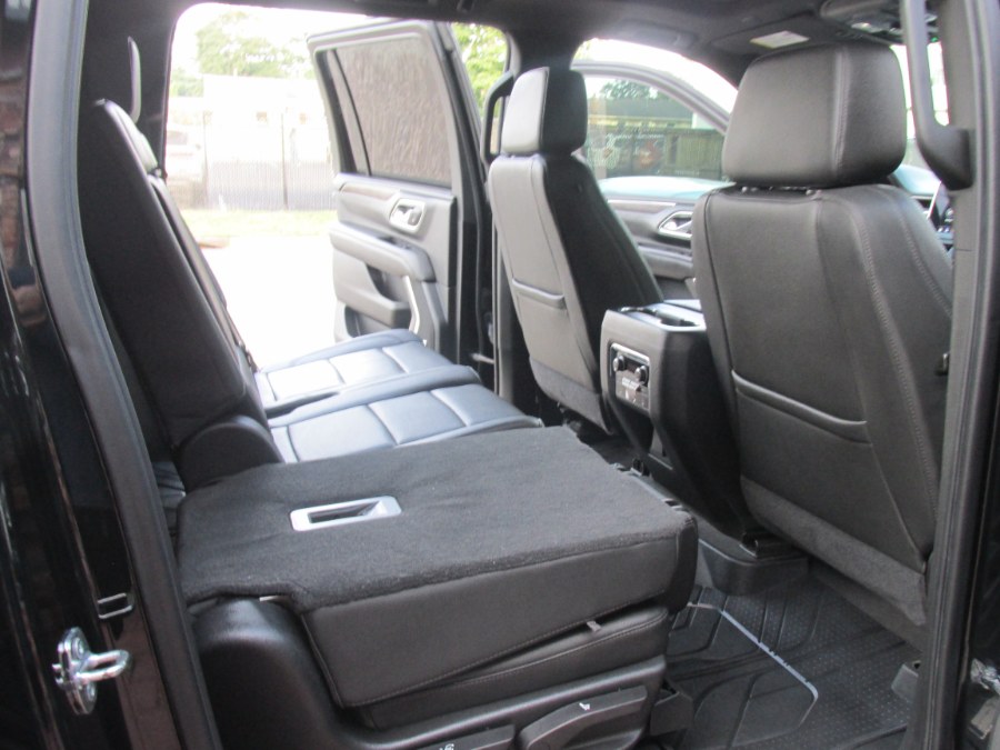 2021 Chevrolet Suburban LT photo 29