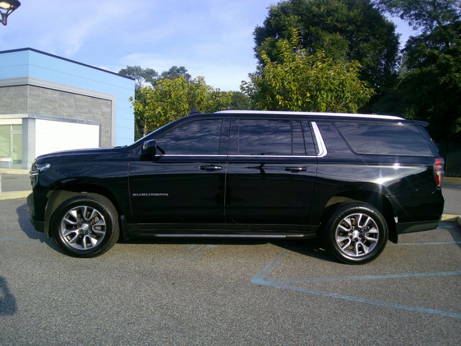 2021 Chevrolet Suburban LT photo 4