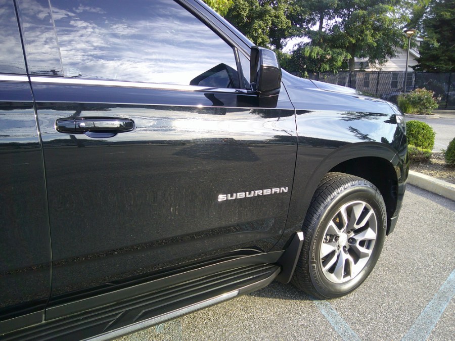 2021 Chevrolet Suburban LT photo 15