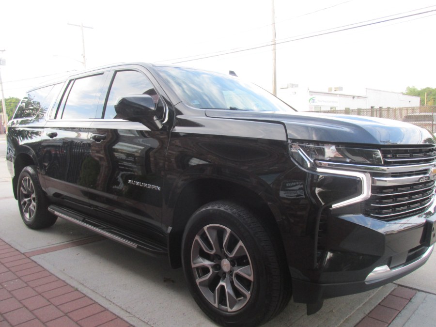 2021 Chevrolet Suburban LT photo 24