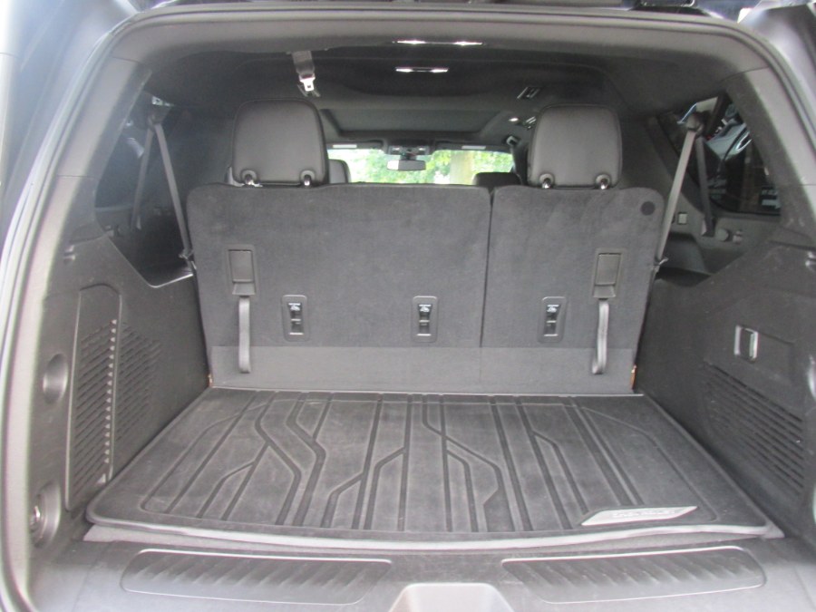 2021 Chevrolet Suburban LT photo 34