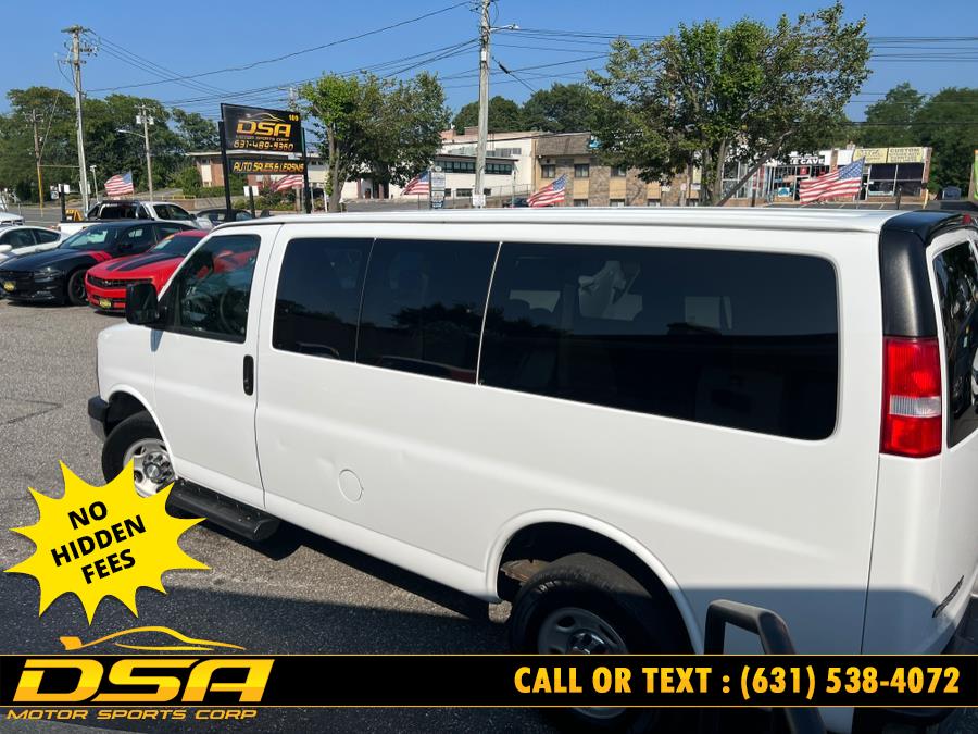 2018 Chevrolet Express Passenger LT photo 5