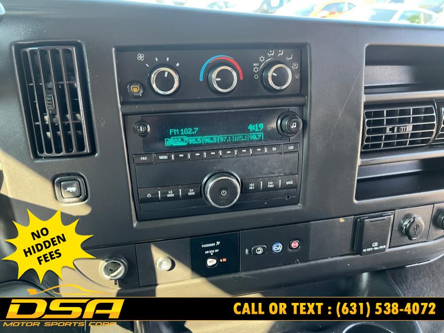 2018 Chevrolet Express Passenger LT photo 14