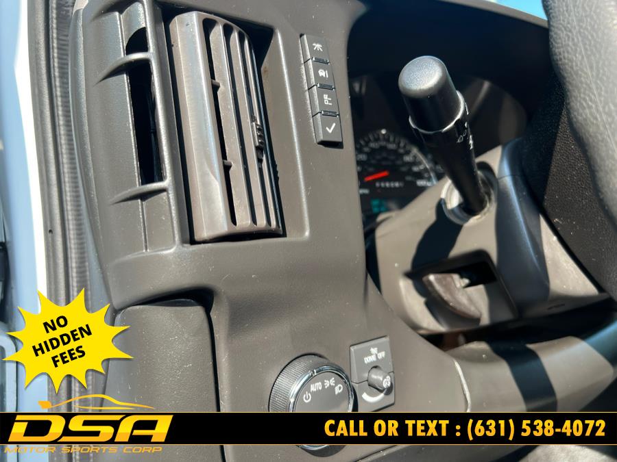 2018 Chevrolet Express Passenger LT photo 16