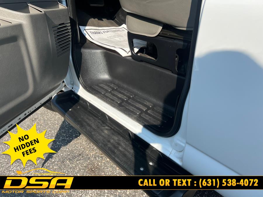 2018 Chevrolet Express Passenger LT photo 19