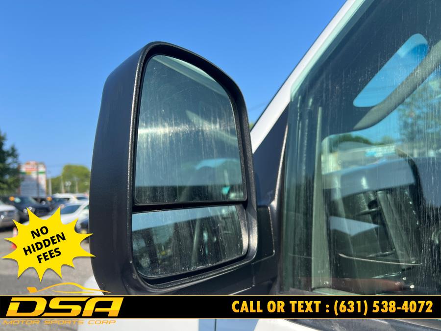 2018 Chevrolet Express Passenger LT photo 23