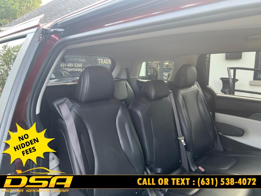 2024 Kia Carnival LX photo 22