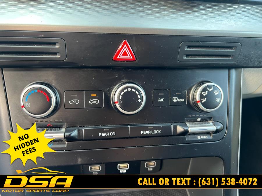2024 Kia Carnival LX photo 37