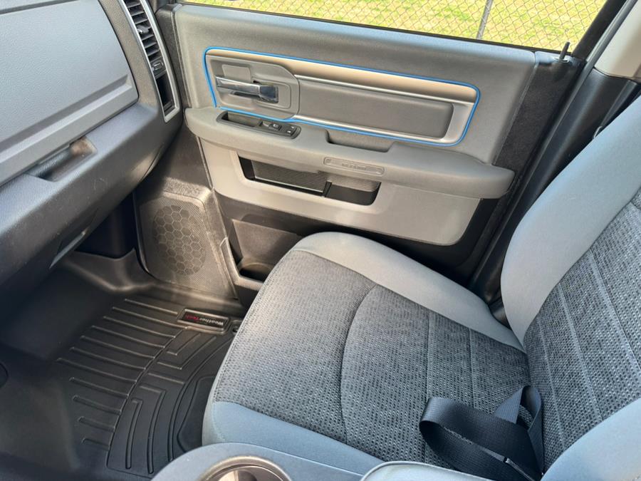 2013 Ram 1500 SLT photo 16