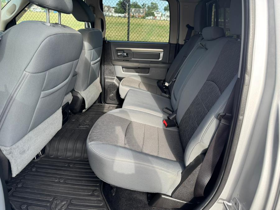 2013 Ram 1500 SLT photo 17