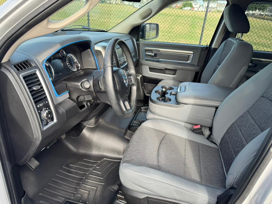 2013 Ram 1500 SLT photo 12