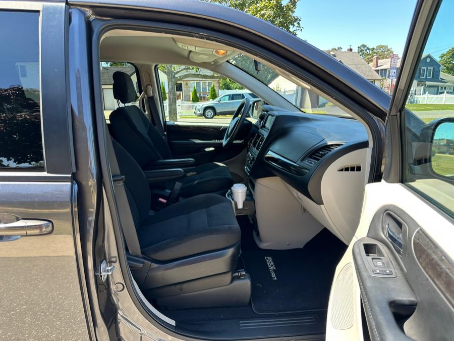 2018 Dodge Grand Caravan SE Plus photo 17