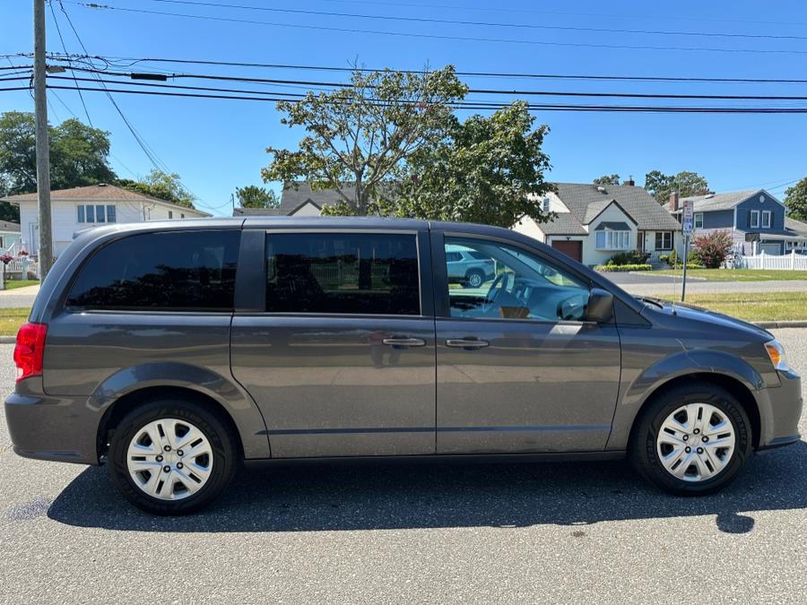 2018 Dodge Grand Caravan SE Plus photo 6